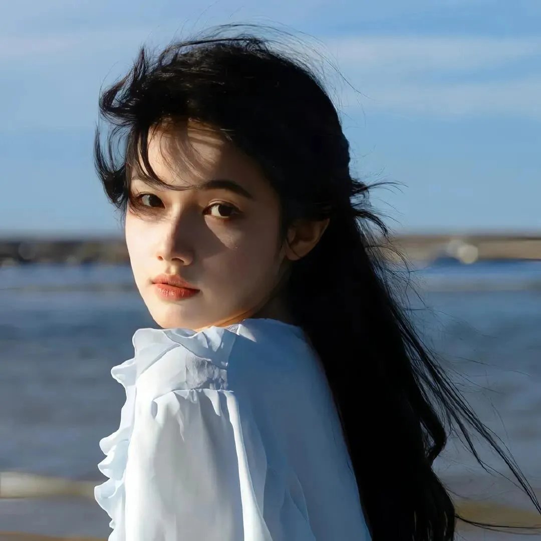 着牛仔裤的钟馗